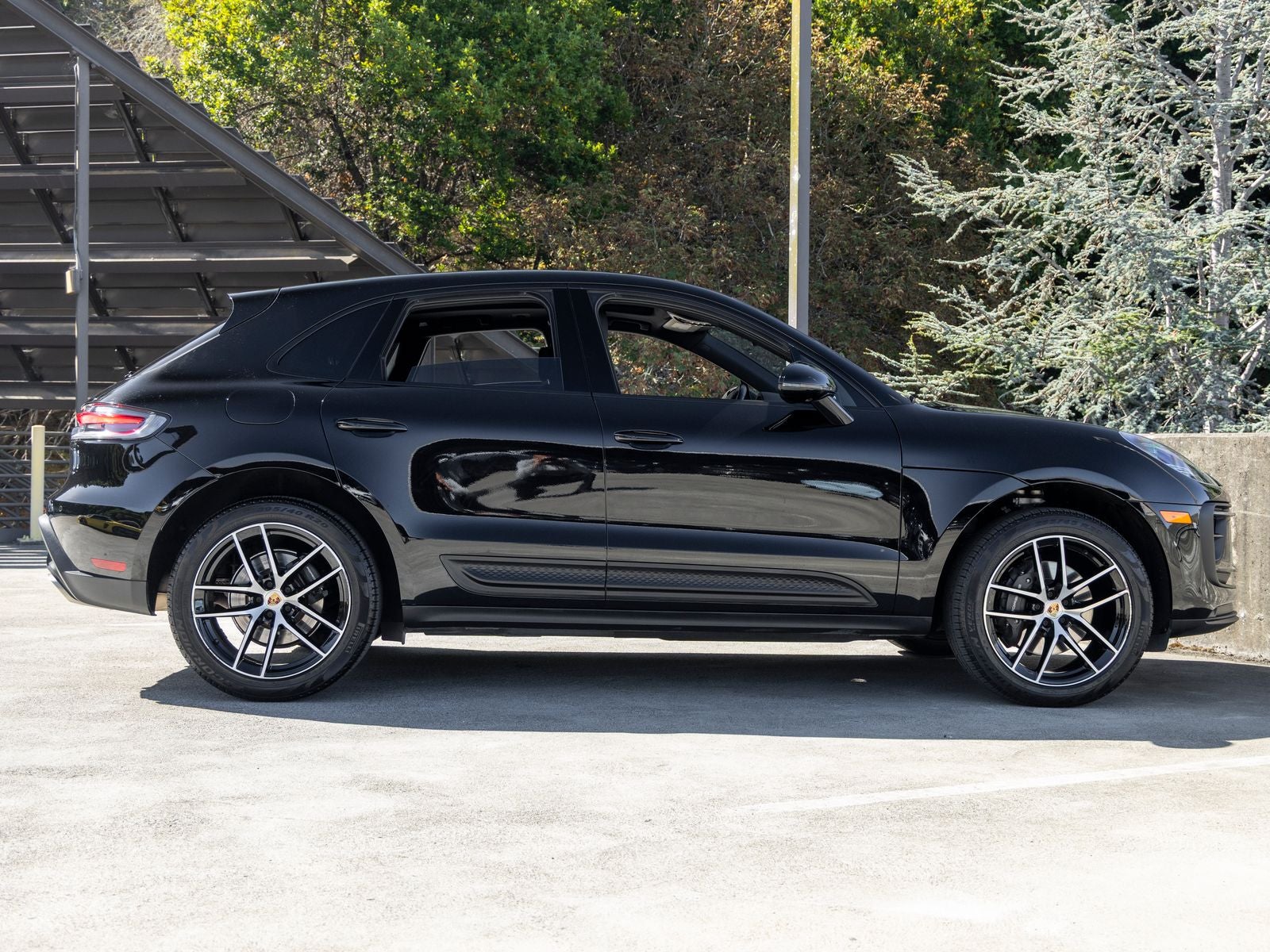 2023 Porsche Macan Base