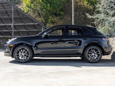 2023 Porsche Macan Base