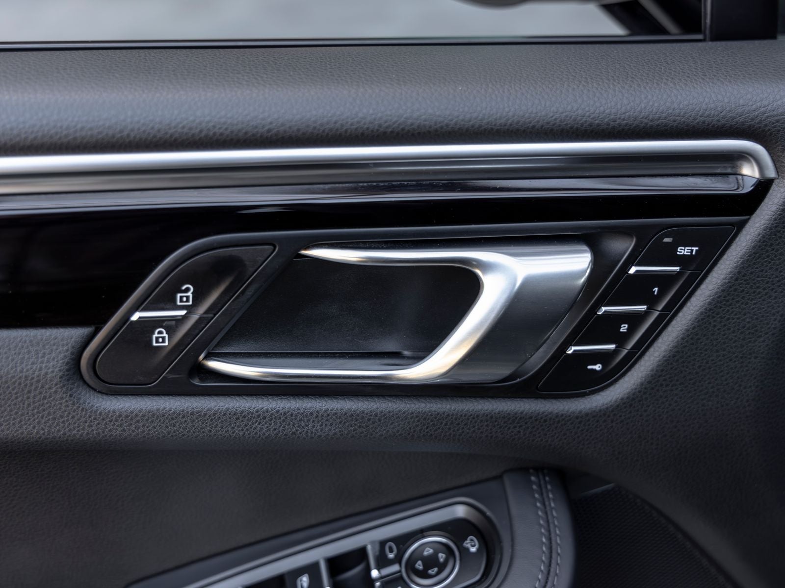 2023 Porsche Macan Base
