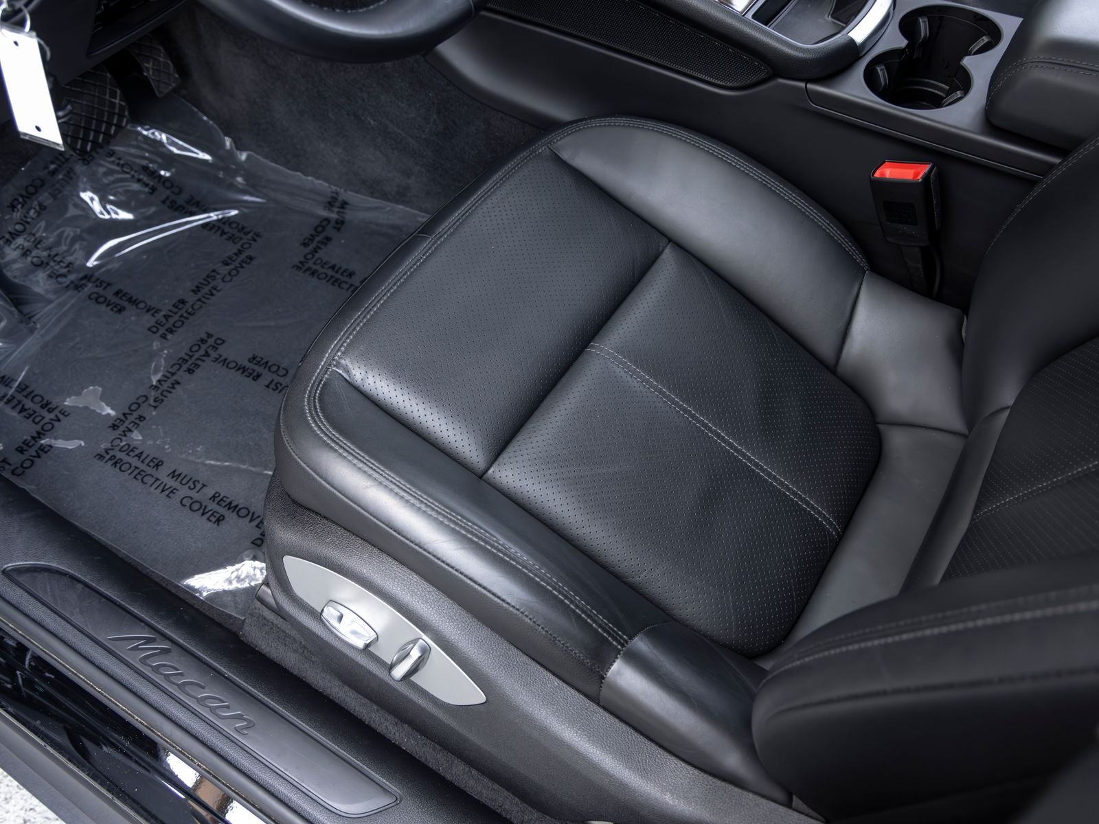 2023 Porsche Macan Base