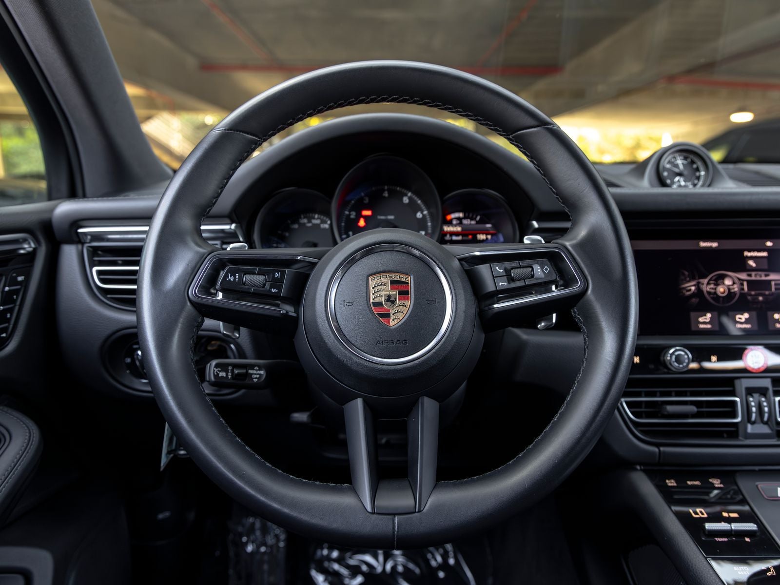 2023 Porsche Macan Base