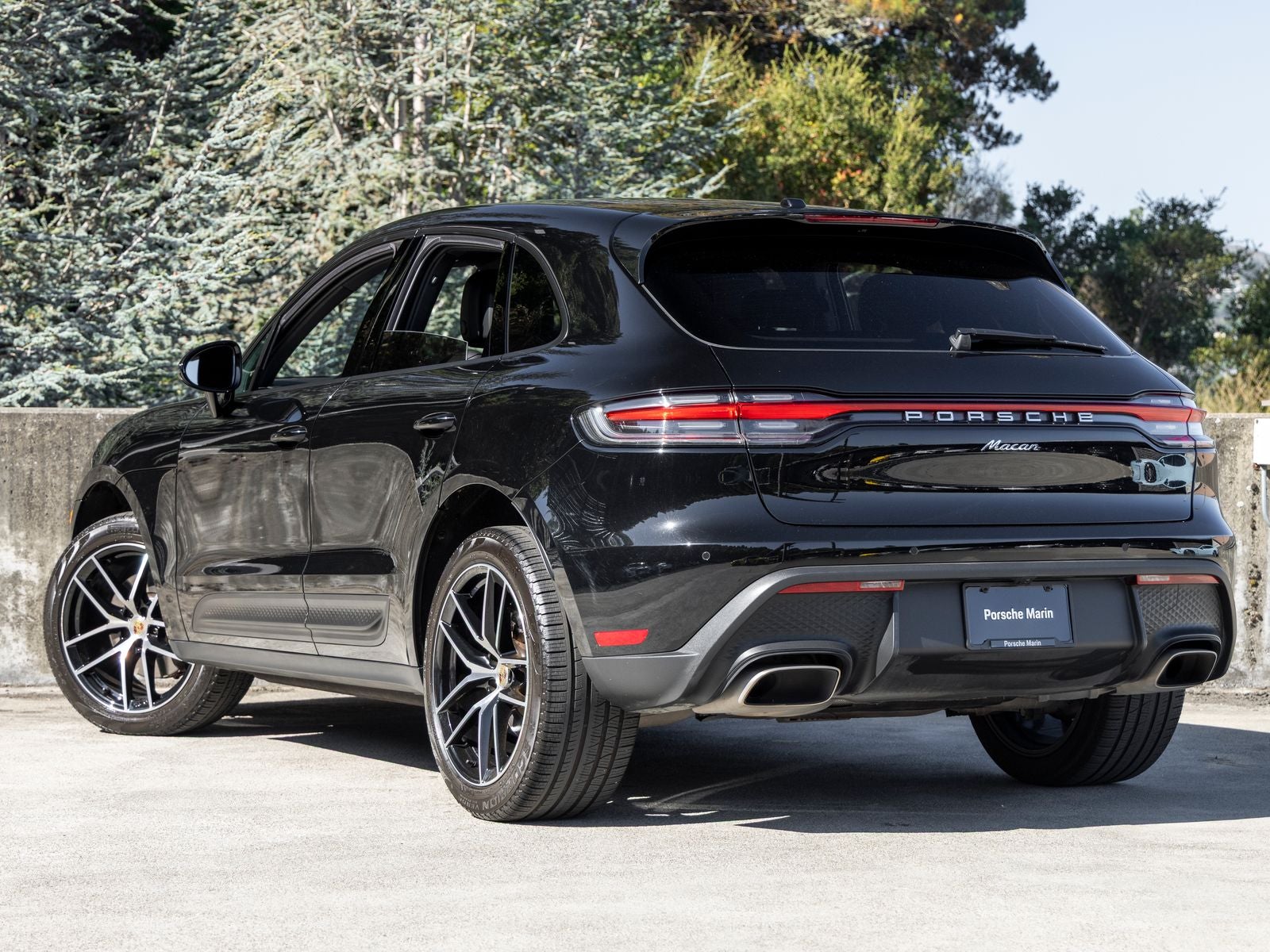 2023 Porsche Macan Base
