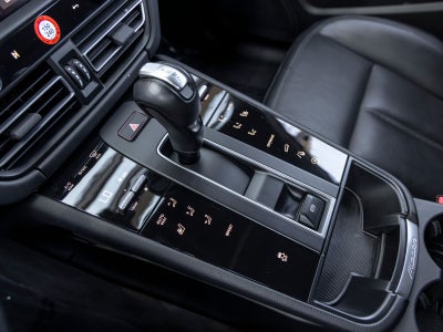 2023 Porsche Macan Base