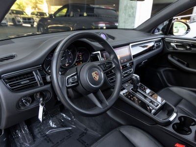 2023 Porsche Macan Base