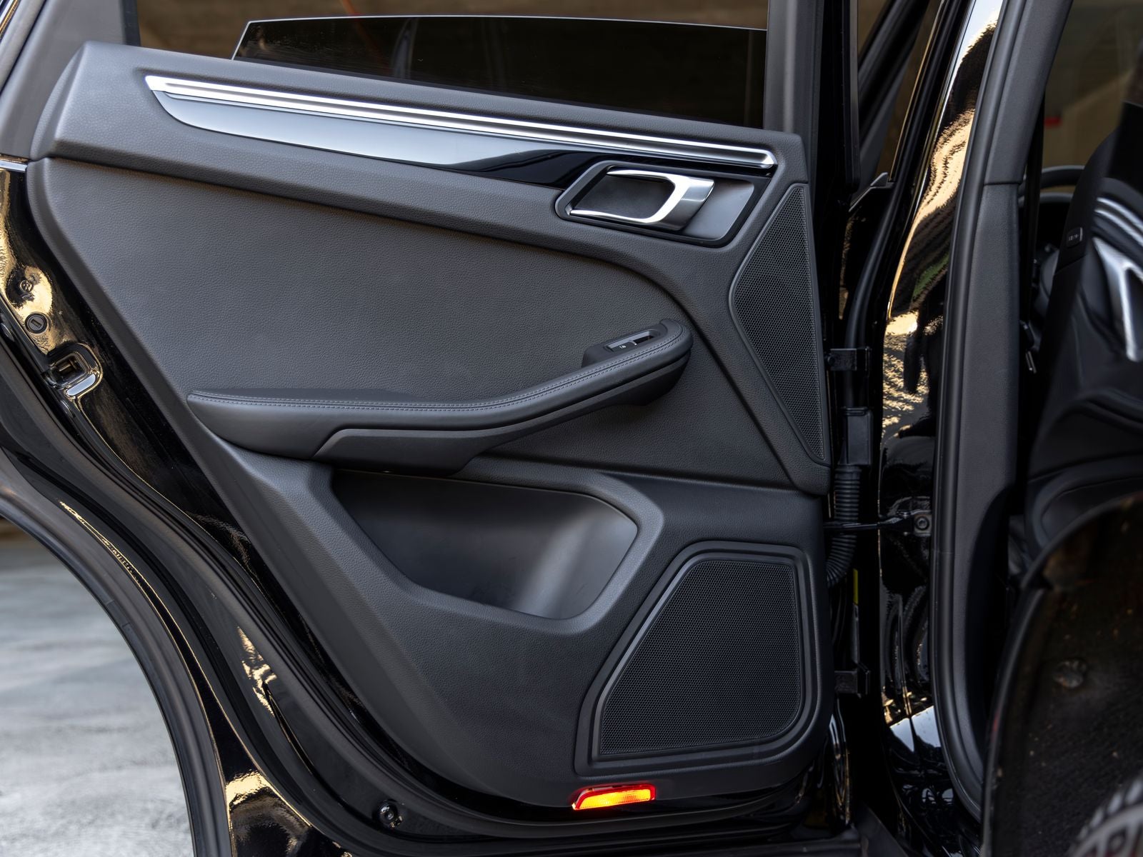 2023 Porsche Macan Base