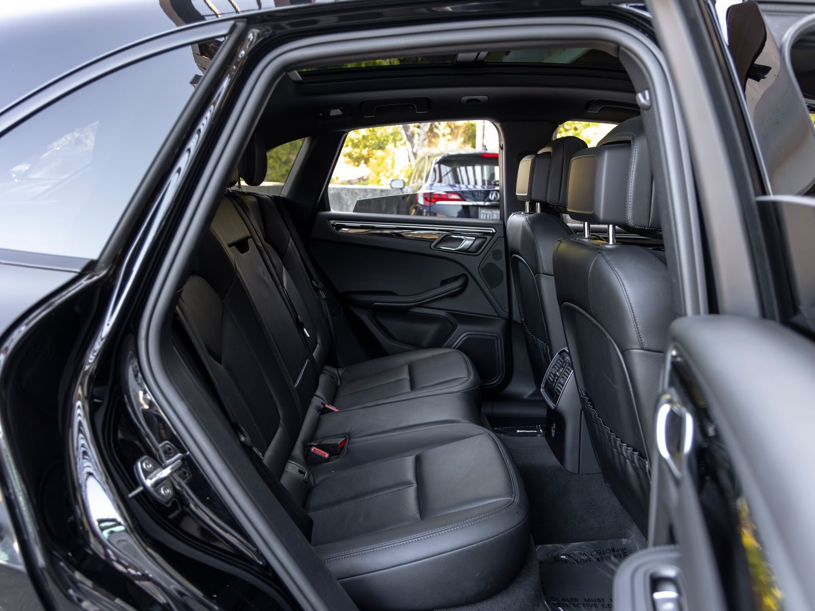 2023 Porsche Macan Base