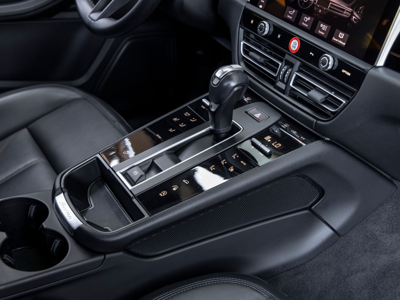 2023 Porsche Macan Base