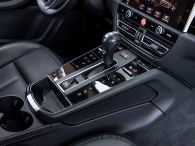2023 Porsche Macan Macan (MY23)