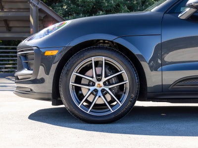 2024 Porsche Macan Base