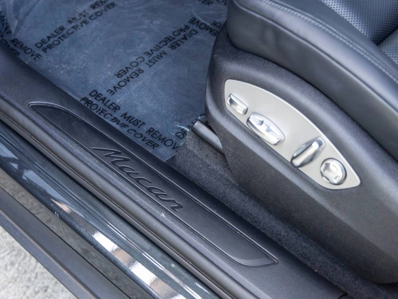 2024 Porsche Macan Base