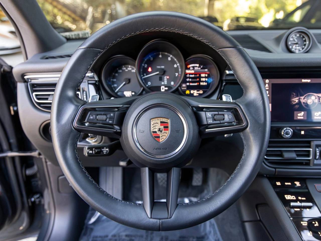 2024 Porsche Macan Base