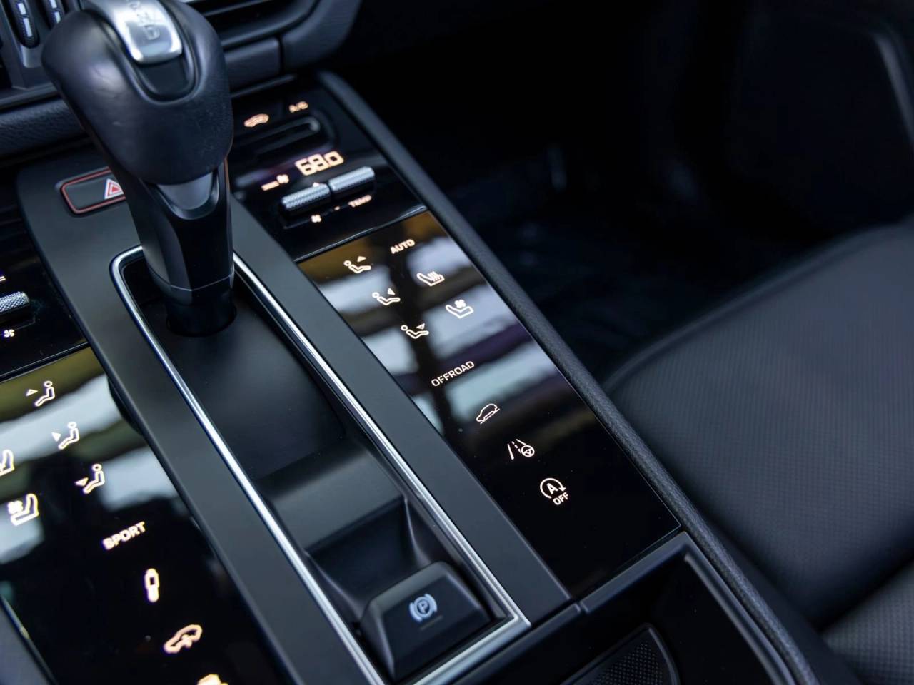 2024 Porsche Macan Base