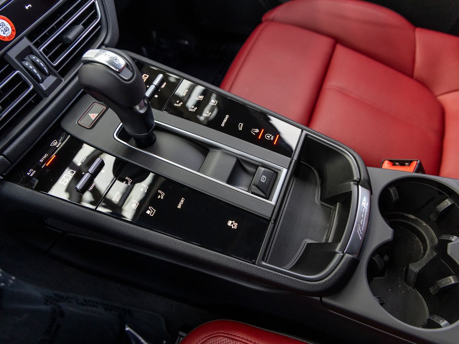 2025 Porsche Macan Macan