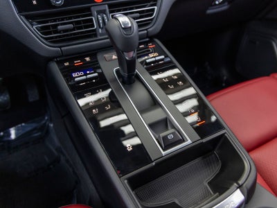 2025 Porsche Macan Macan