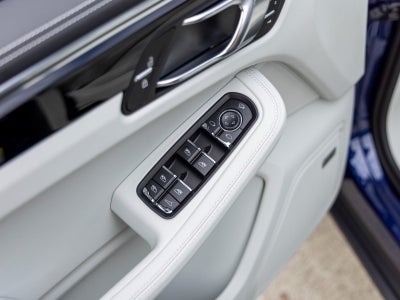 2025 Porsche Macan Macan