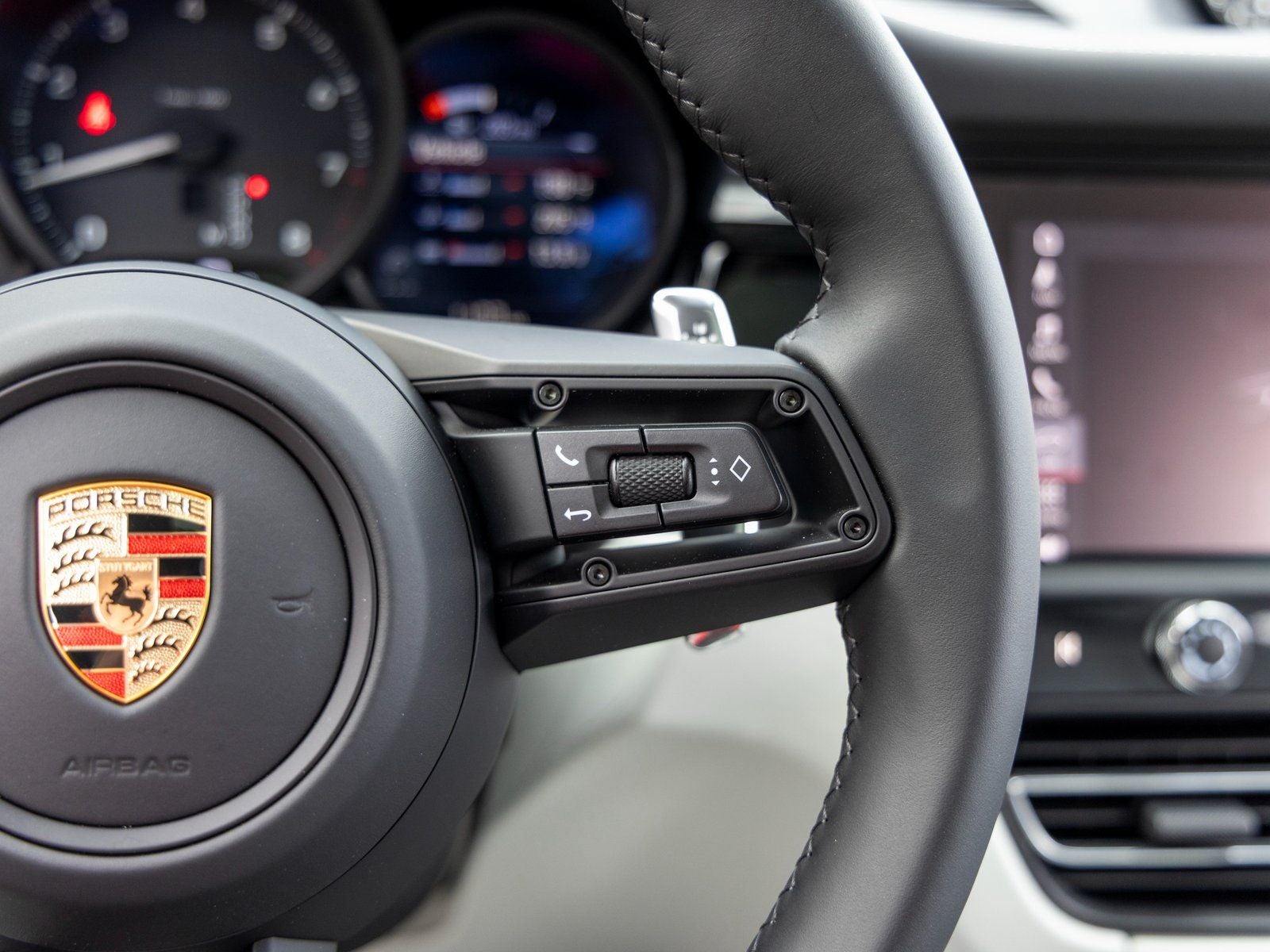 2025 Porsche Macan Macan