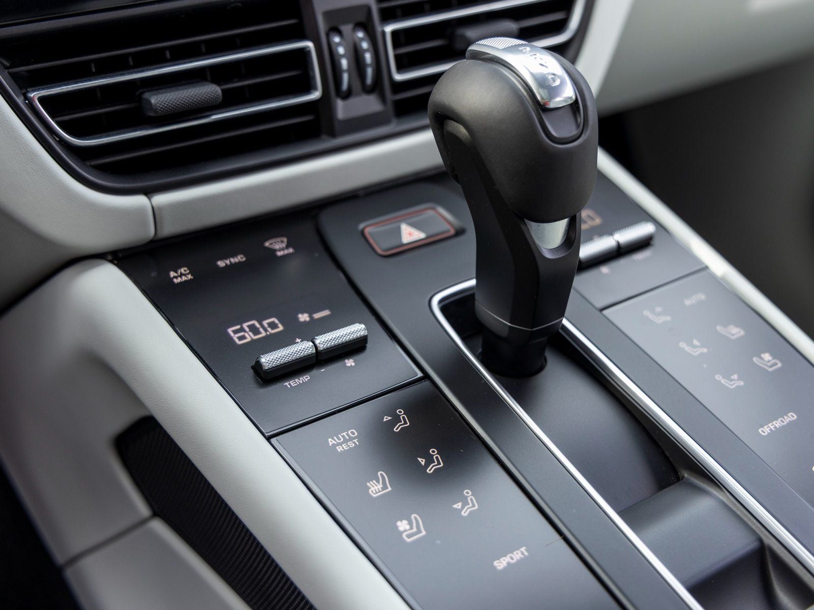 2025 Porsche Macan Macan