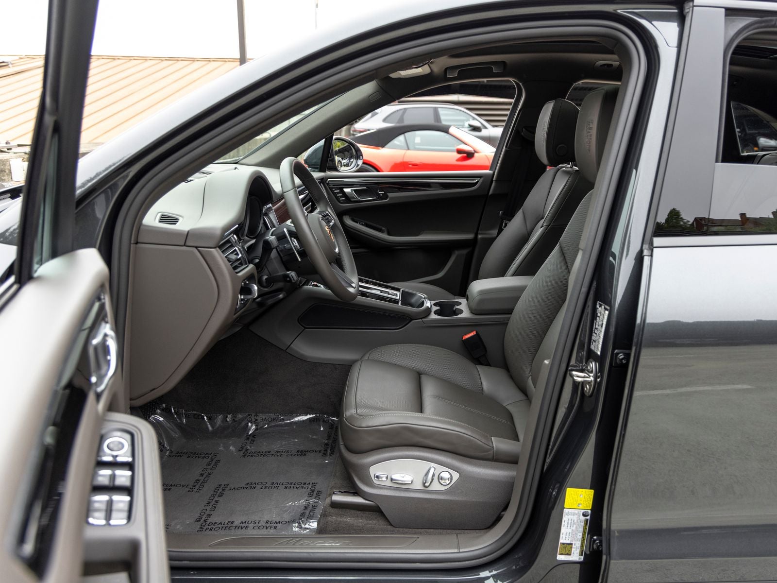2026 Porsche Macan Base