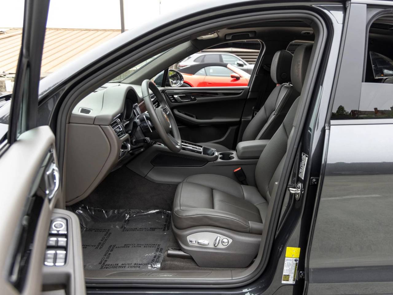 2026 Porsche Macan Base