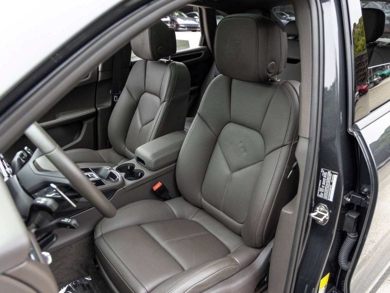 2026 Porsche Macan Base
