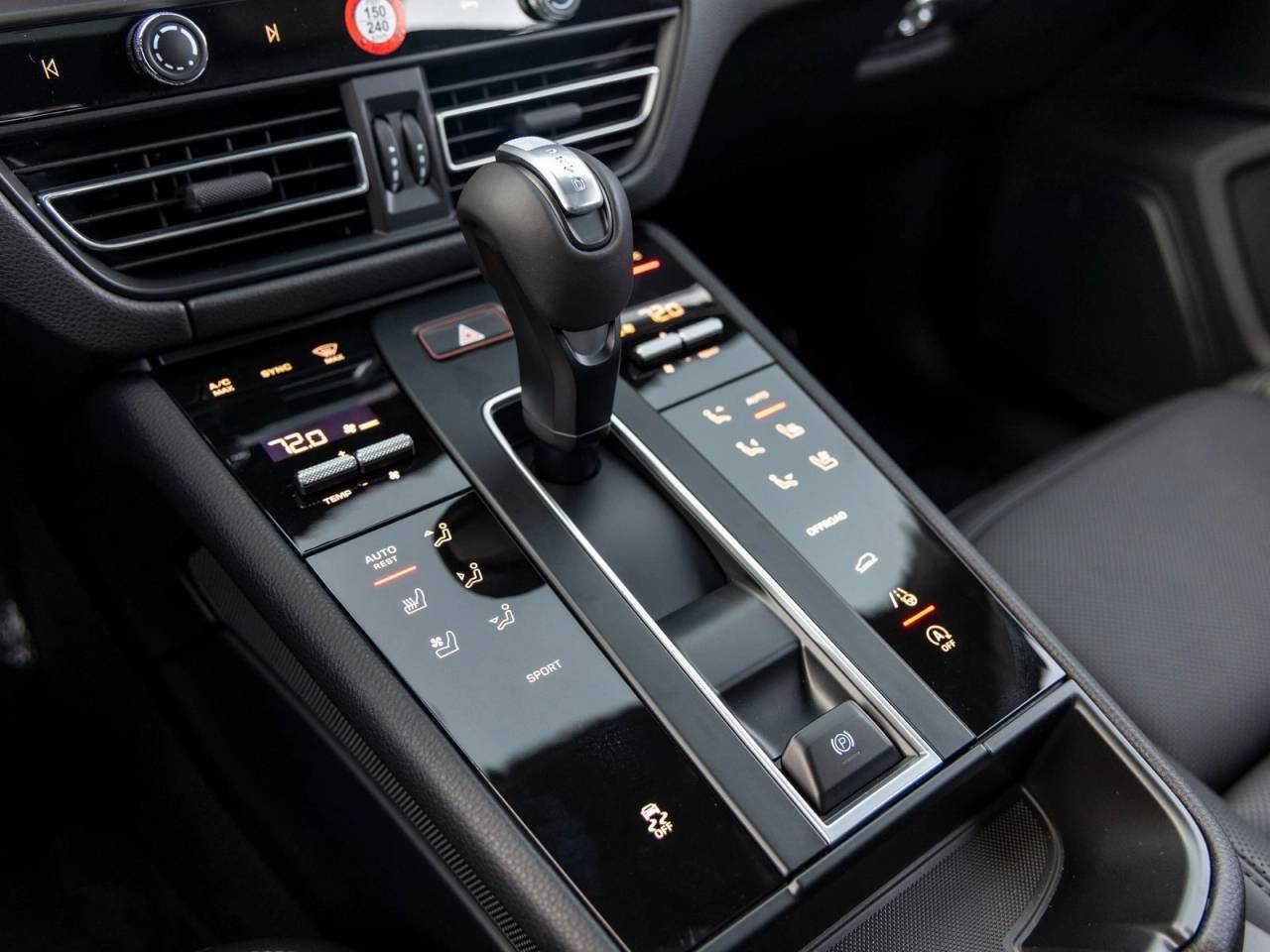 2026 Porsche Macan Macan