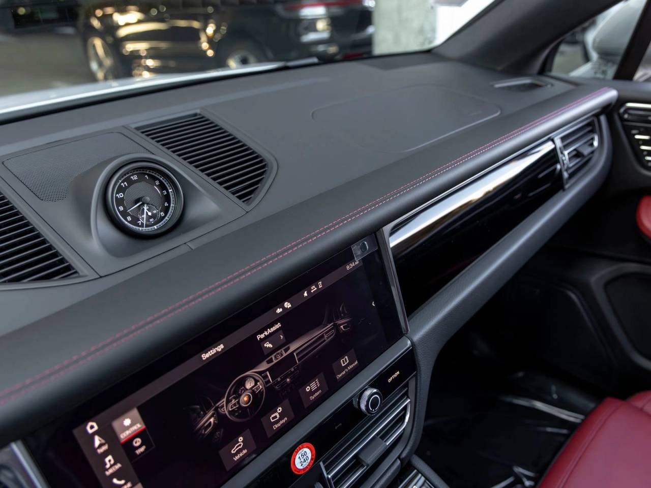2026 Porsche Macan Base