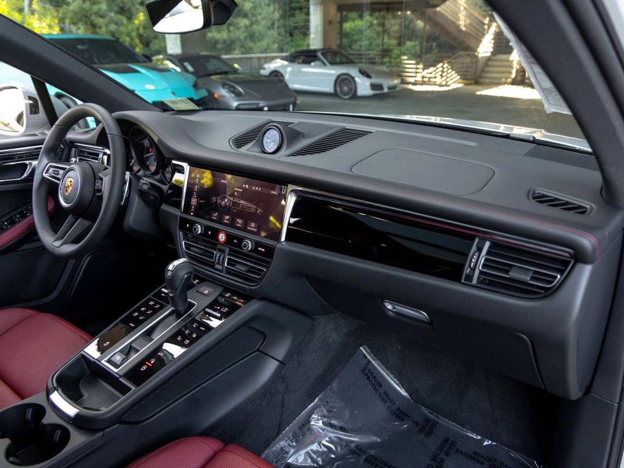 2026 Porsche Macan Base