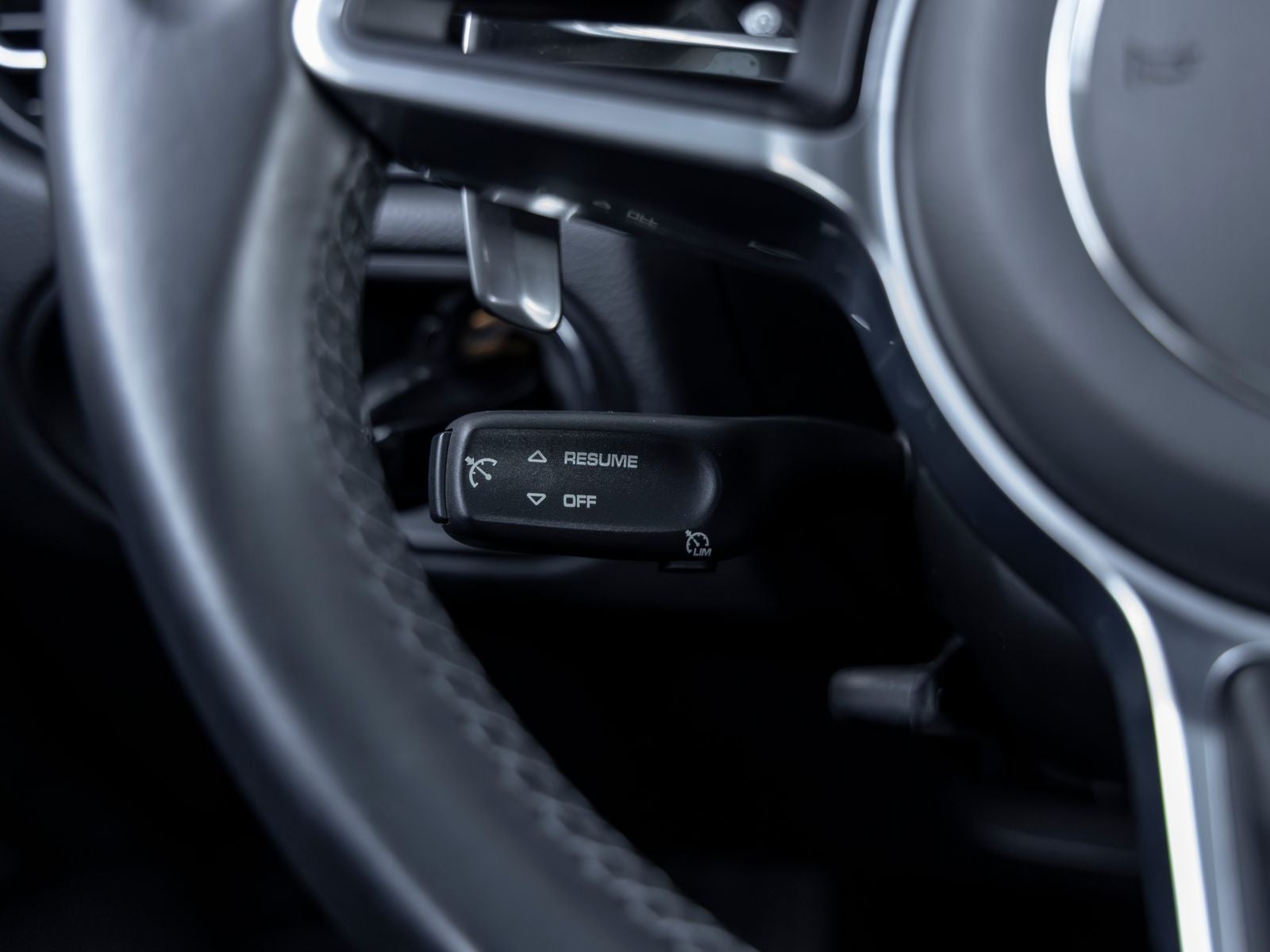 2021 Porsche Macan Macan