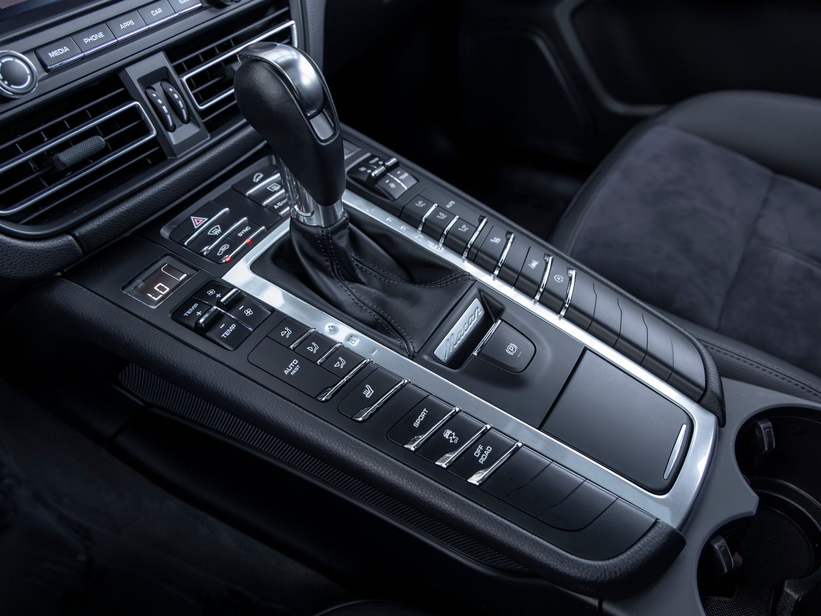 2021 Porsche Macan Macan