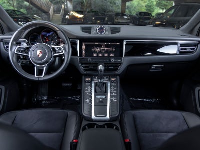 2021 Porsche Macan Macan