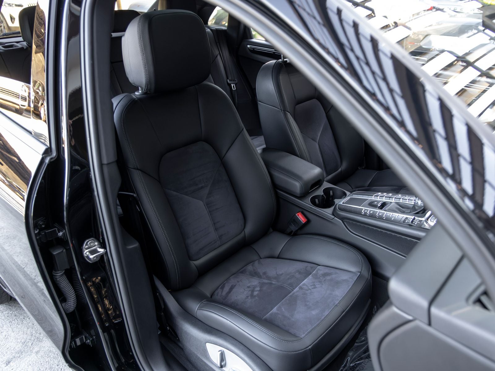 2021 Porsche Macan Macan
