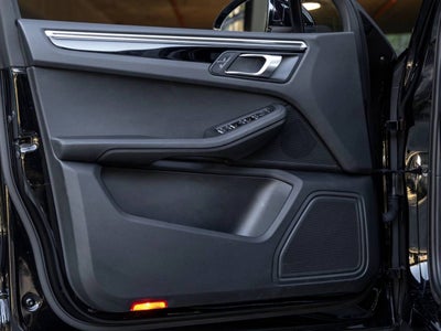 2021 Porsche Macan Macan