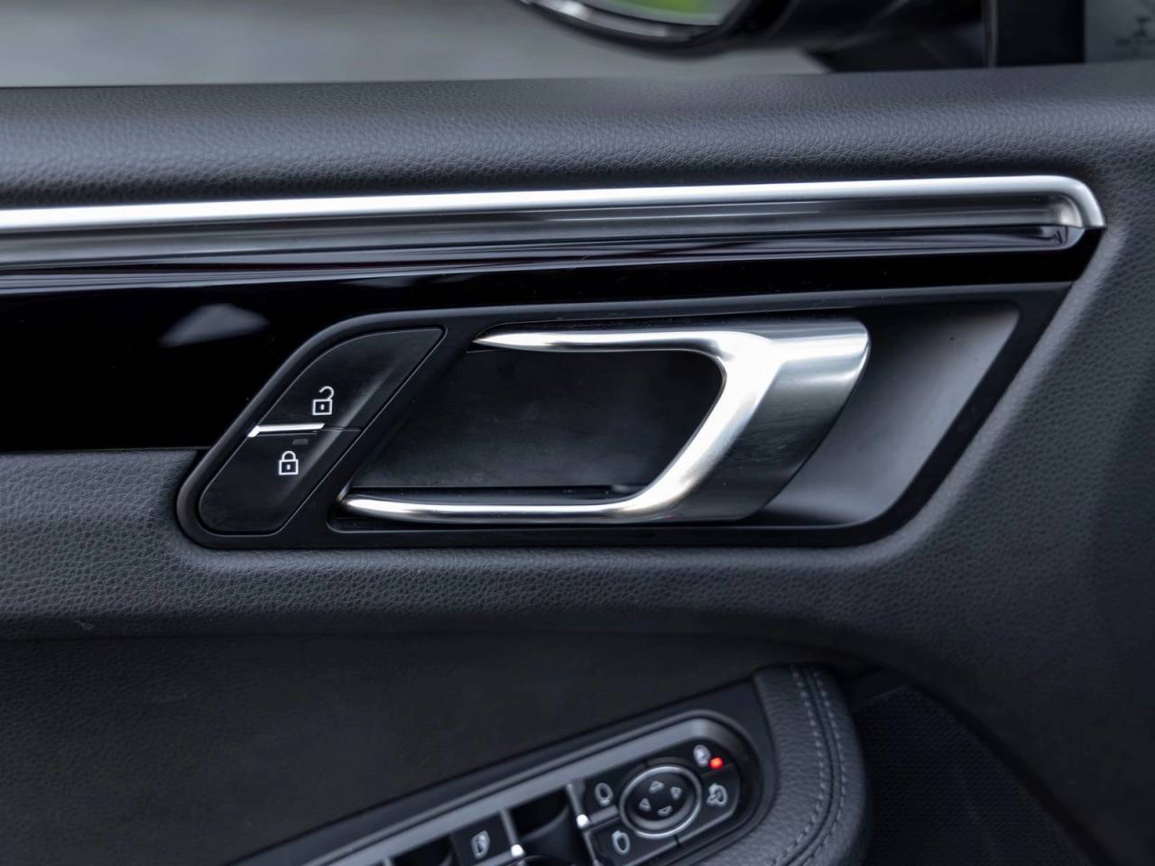 2021 Porsche Macan Macan