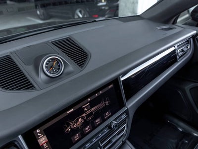 2021 Porsche Macan Macan
