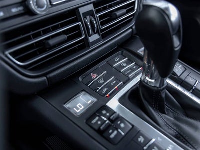2021 Porsche Macan Macan