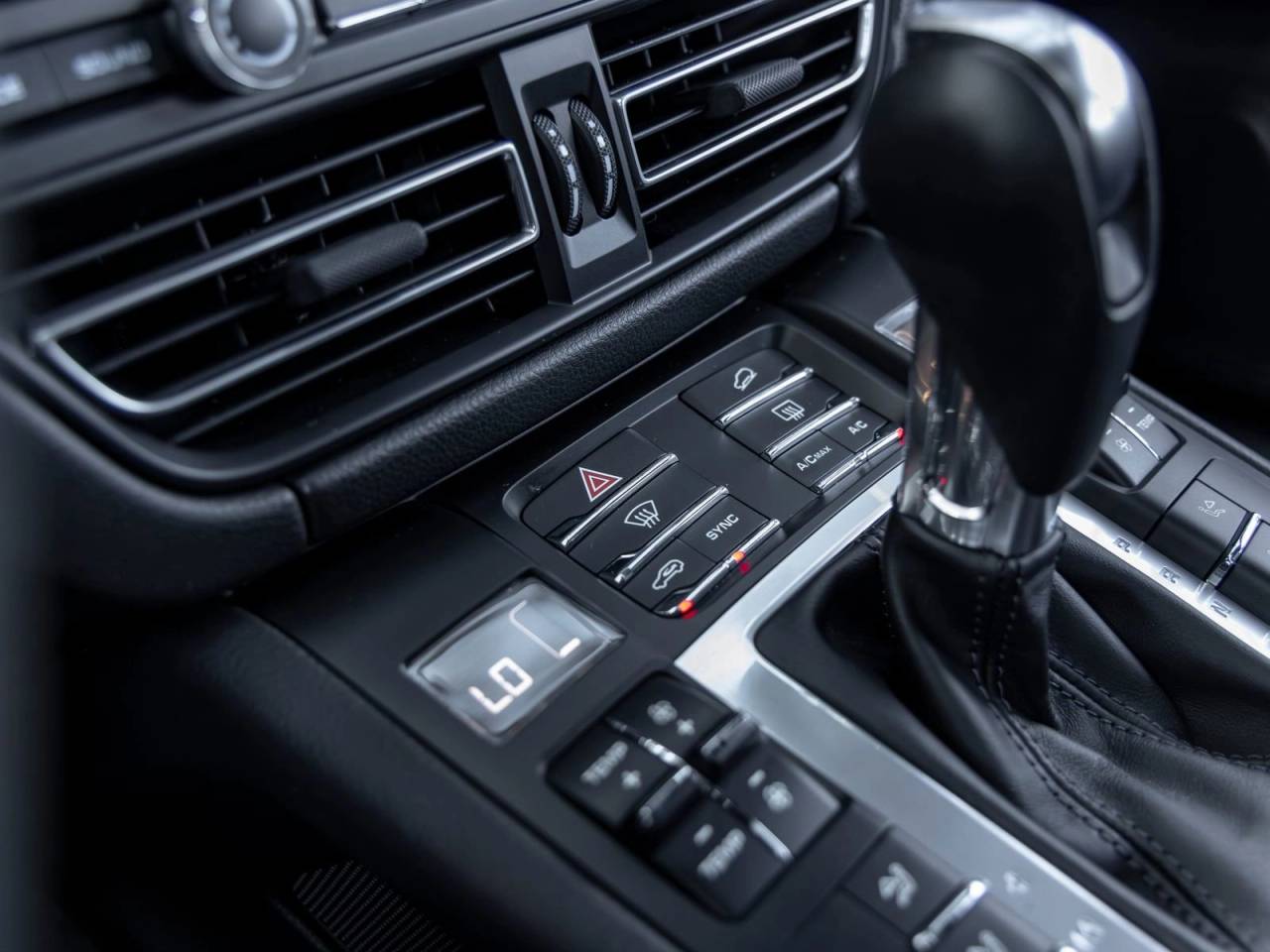 2021 Porsche Macan Macan