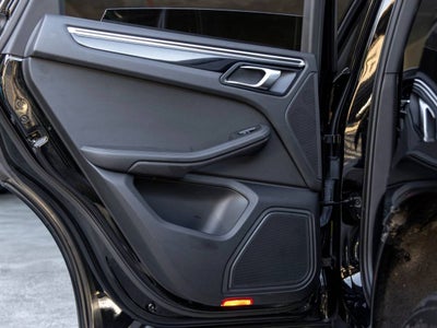 2021 Porsche Macan Macan
