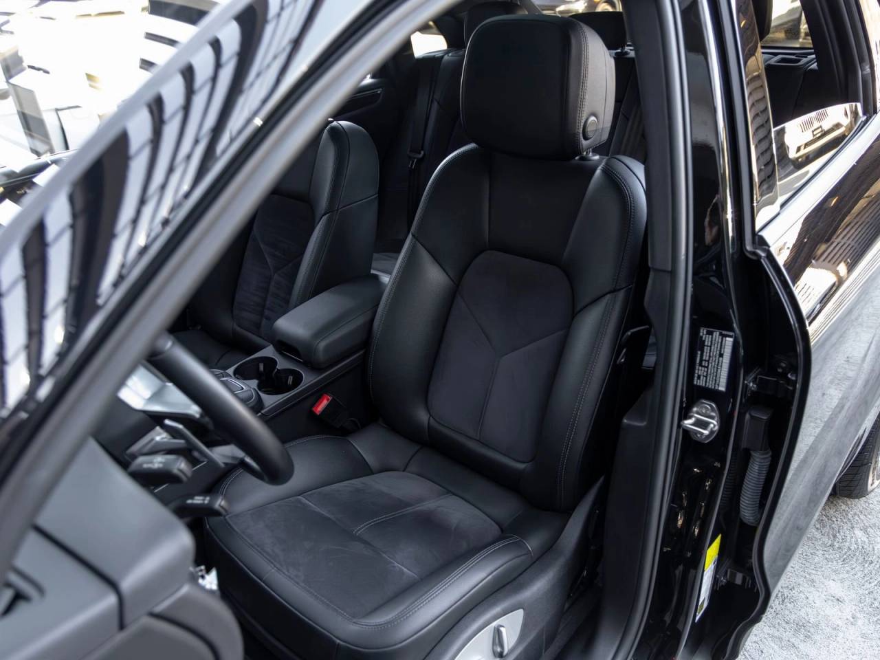 2021 Porsche Macan Macan