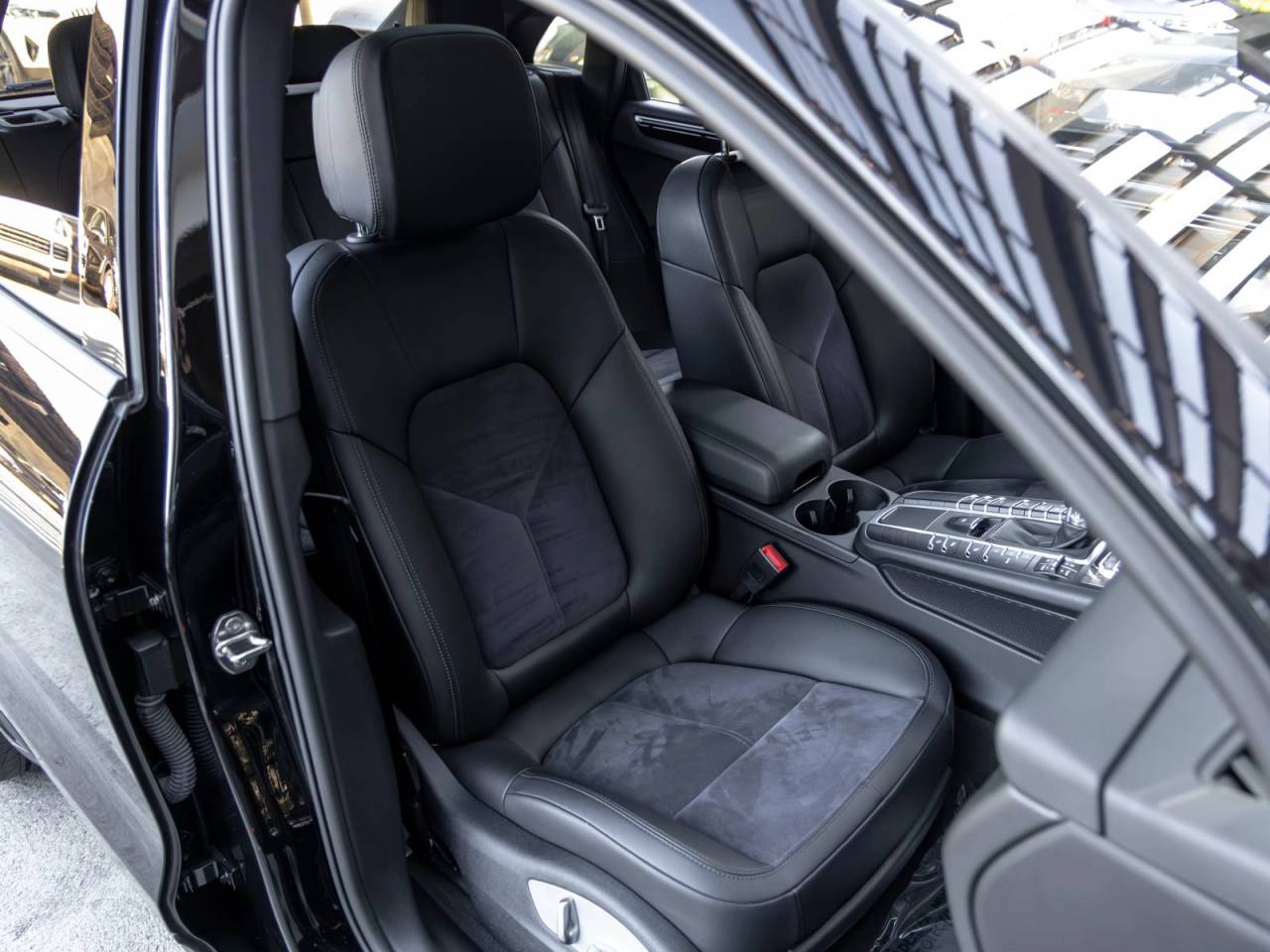 2021 Porsche Macan Macan