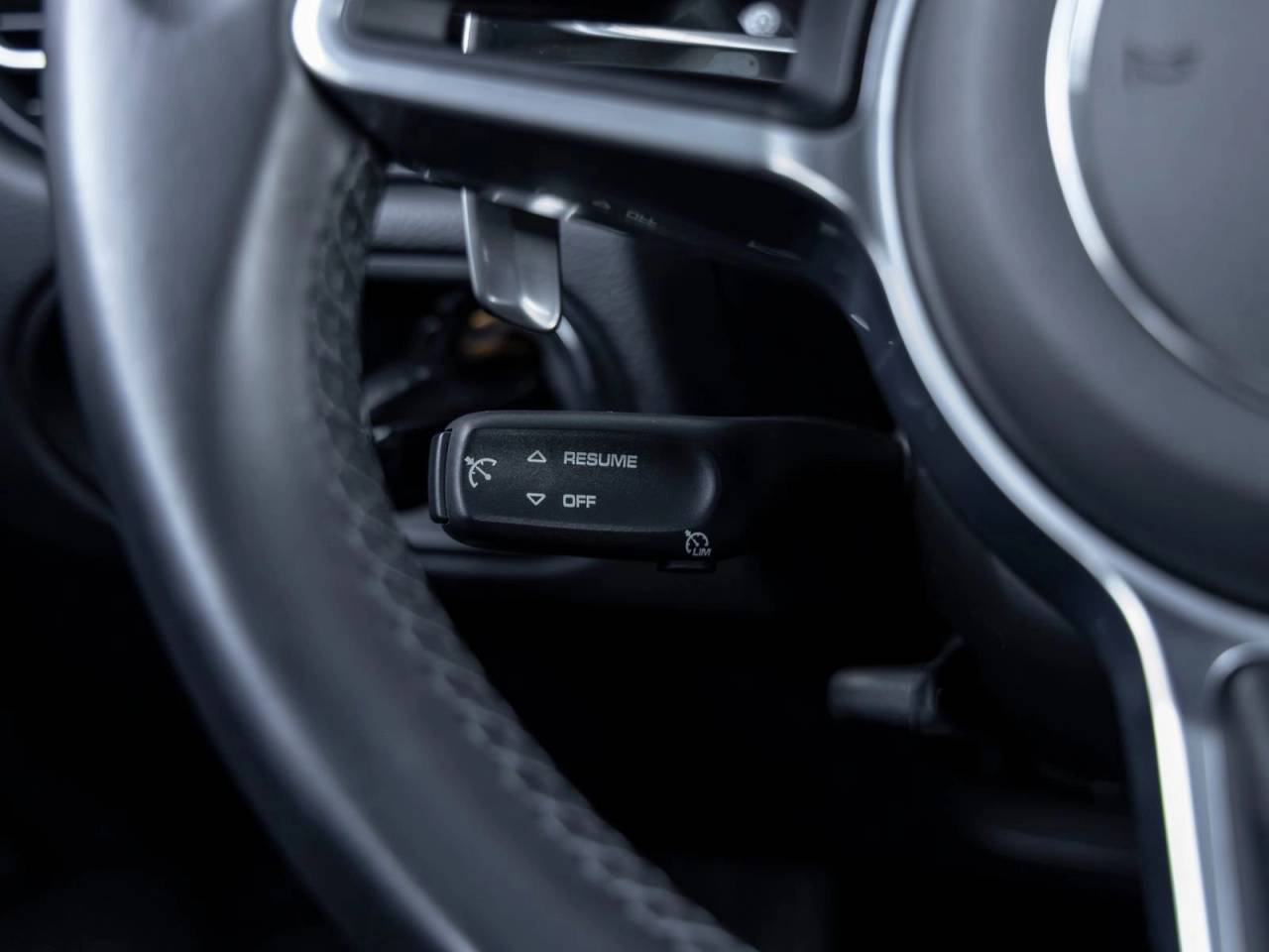 2021 Porsche Macan Macan