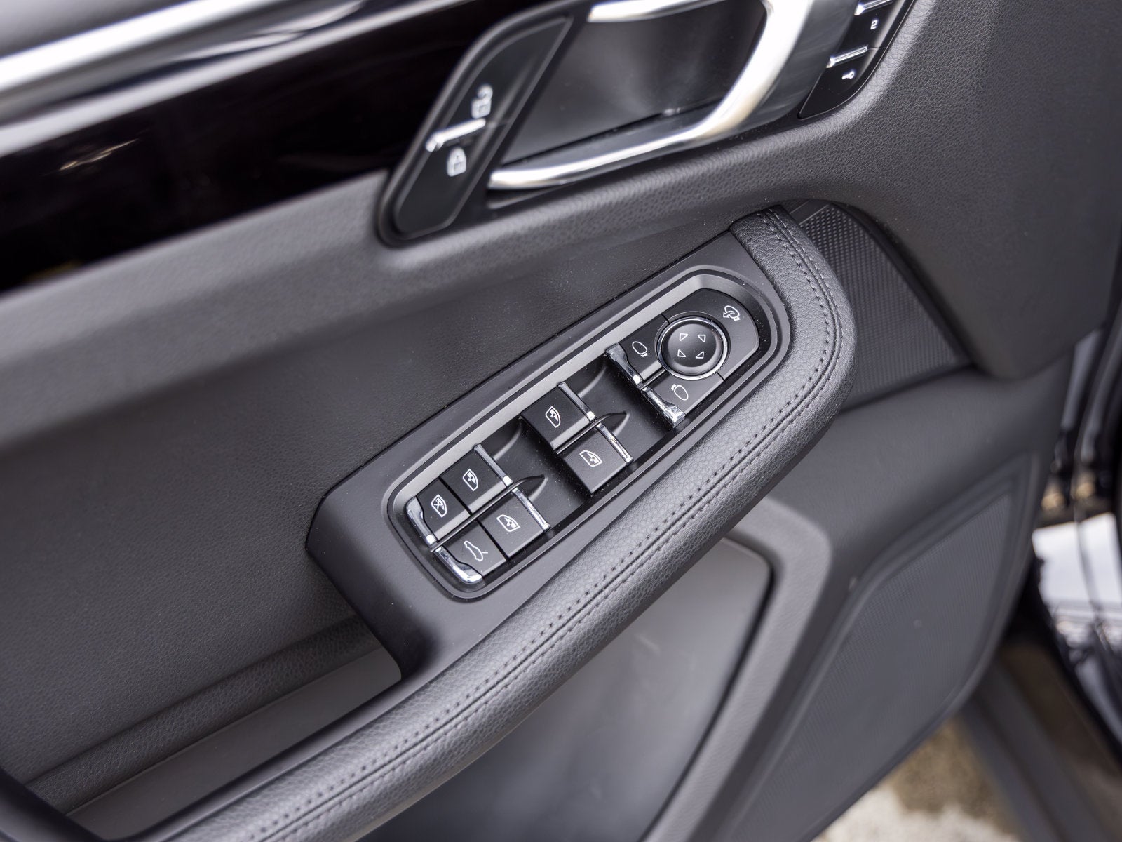 2023 Porsche Macan Macan