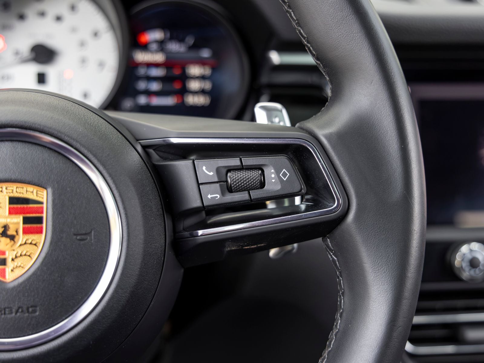 2023 Porsche Macan Macan