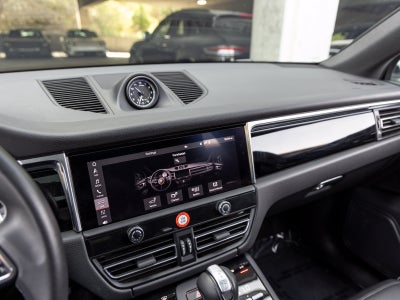 2023 Porsche Macan Macan