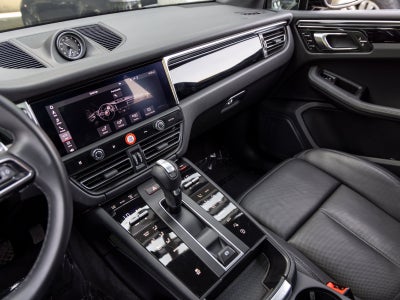 2023 Porsche Macan Macan
