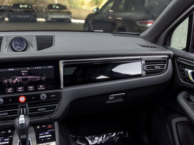 2023 Porsche Macan Macan