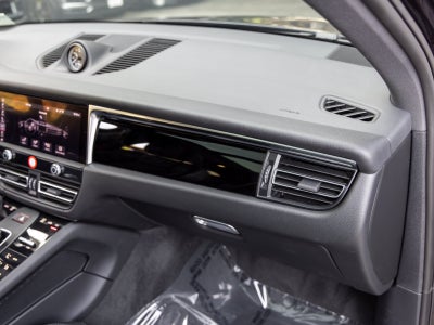 2023 Porsche Macan Macan