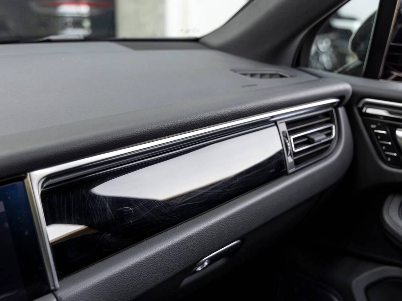 2023 Porsche Macan Macan