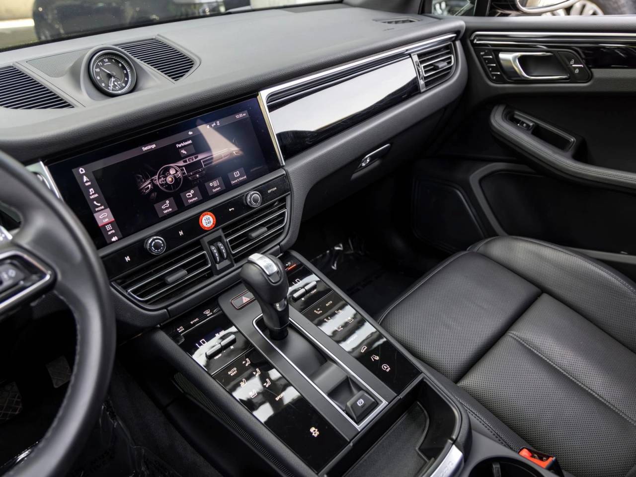 2023 Porsche Macan Macan