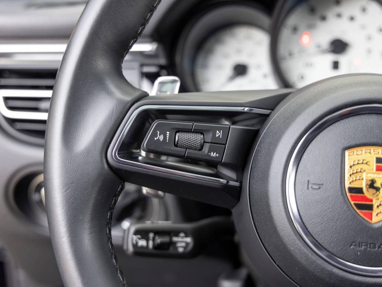 2023 Porsche Macan Macan