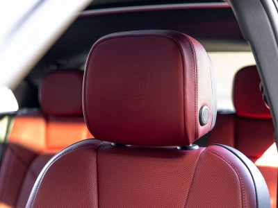 2023 Porsche Macan Base